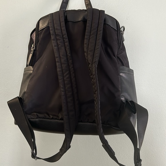 Tutilo Nylon Backpack in excellent condition with laptop compartment - Picture 3 of 5